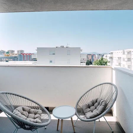 Tesla Energy Haven * Zadar